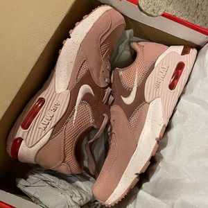 NWT nike air max excee